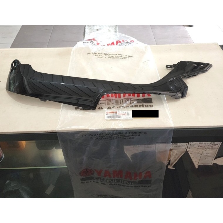 MOLE SIDE SIRIP FAZZIO HITAM GLOSSY KIRI YAMAHA