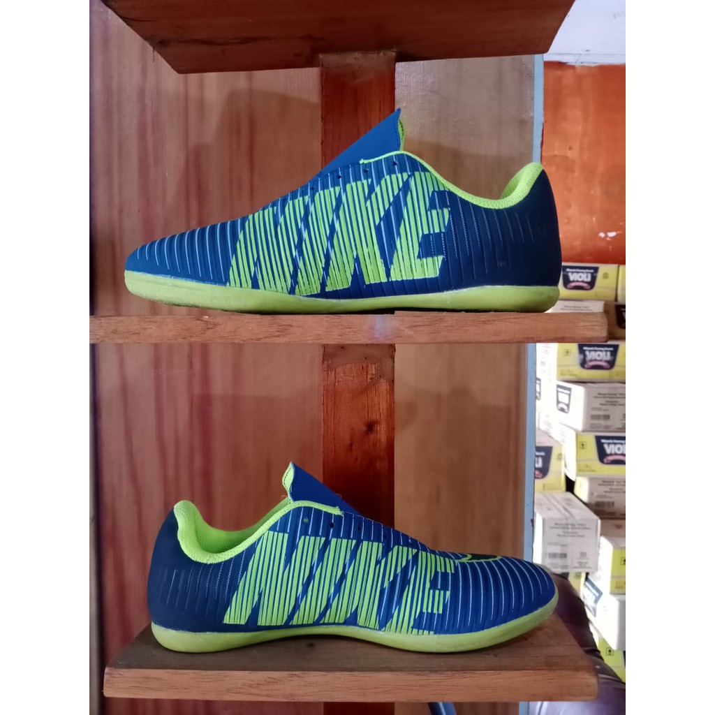 Sepatu Sport Futsal