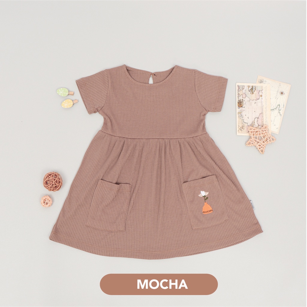 Mooi Dress Anak Perempuan Rib Pocket Dress-MOCHA