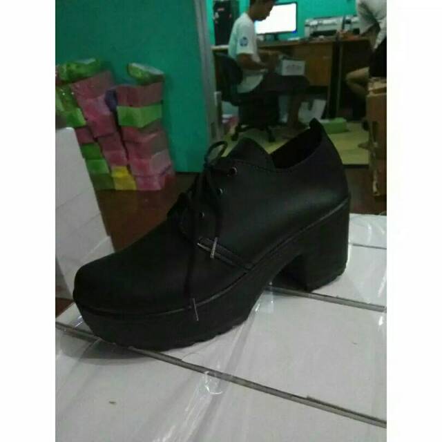 DS SEPATU BOOT KOREA STYLE HITAM