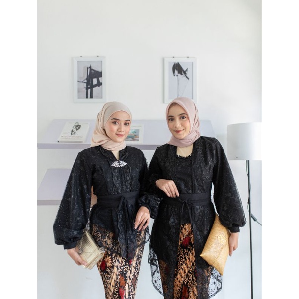 COUPLE NURHALIZA dan NURBAYA HITAM