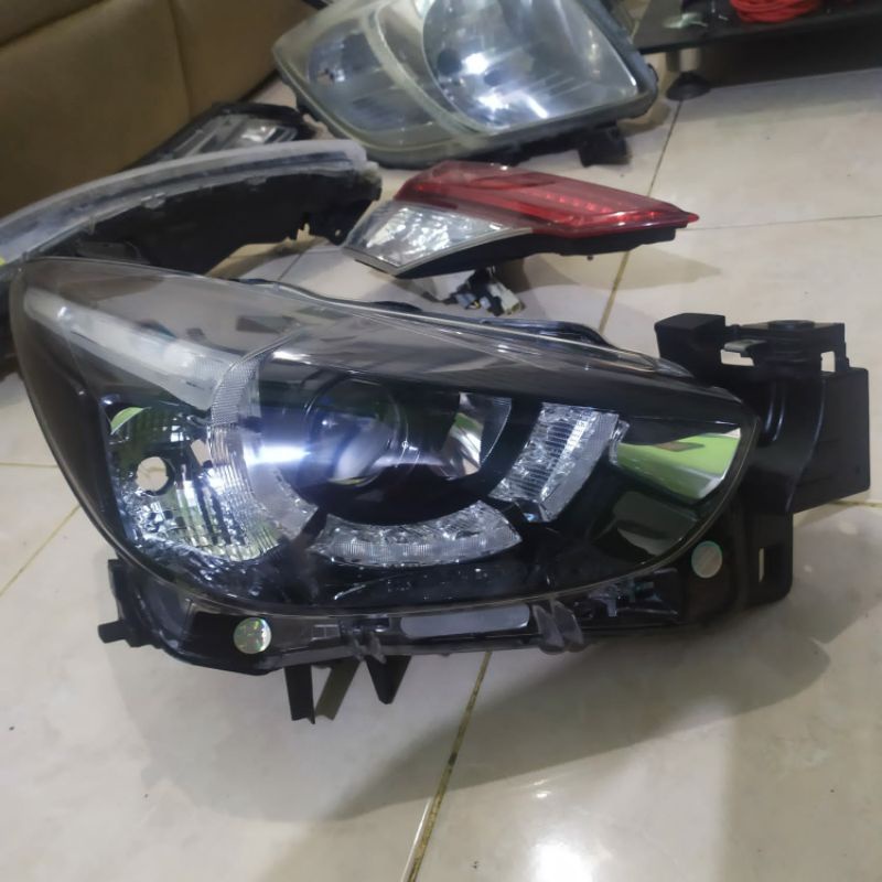 Headlamp lampu depan Mazda 2 skyactive lensa 2