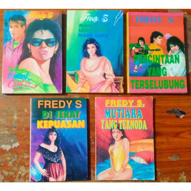 Paket Hemat Novel Dewasa. (Fredy S.)