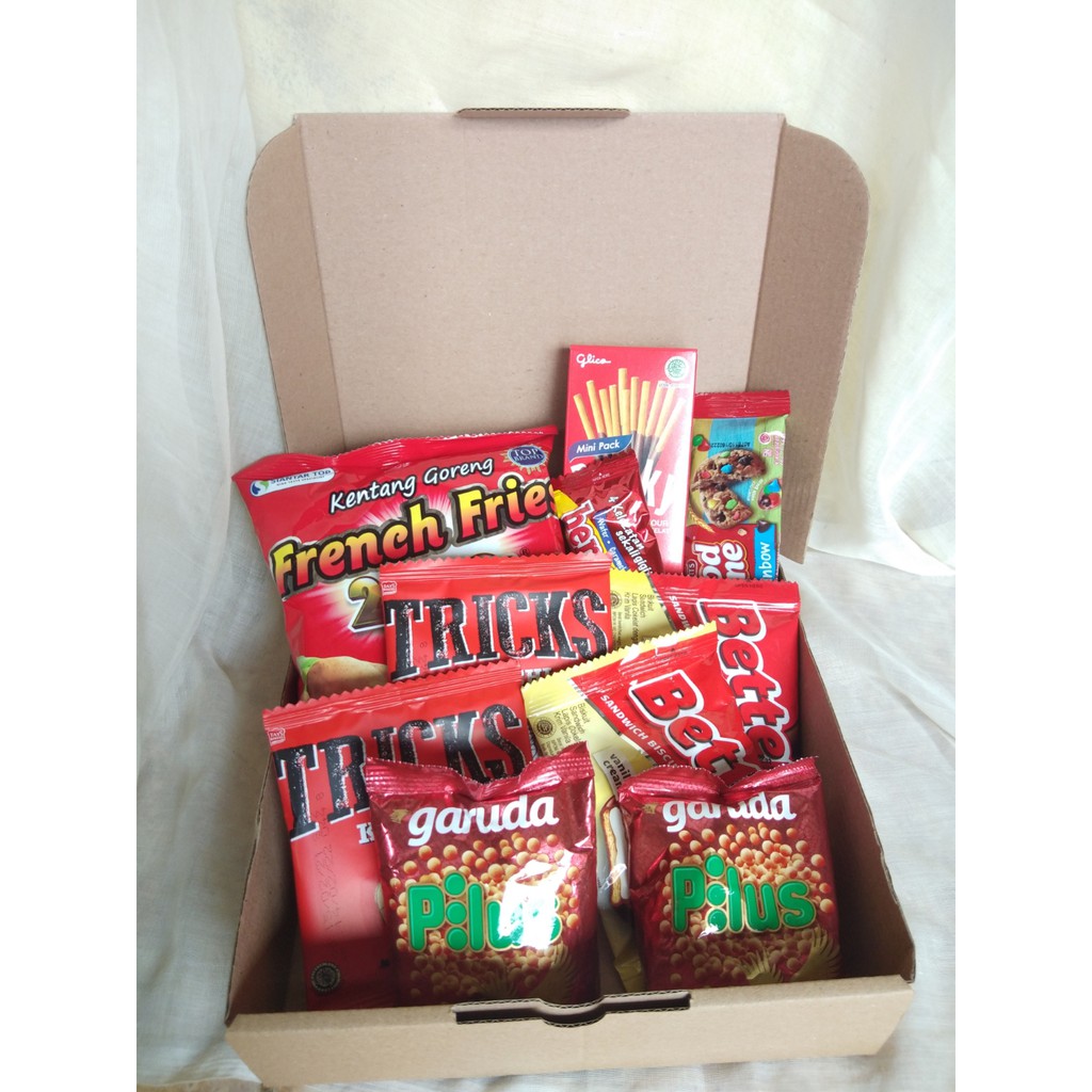 

Hampers Snack box Kado Wisuda / Seminar / Ulang Tahun RED Edition