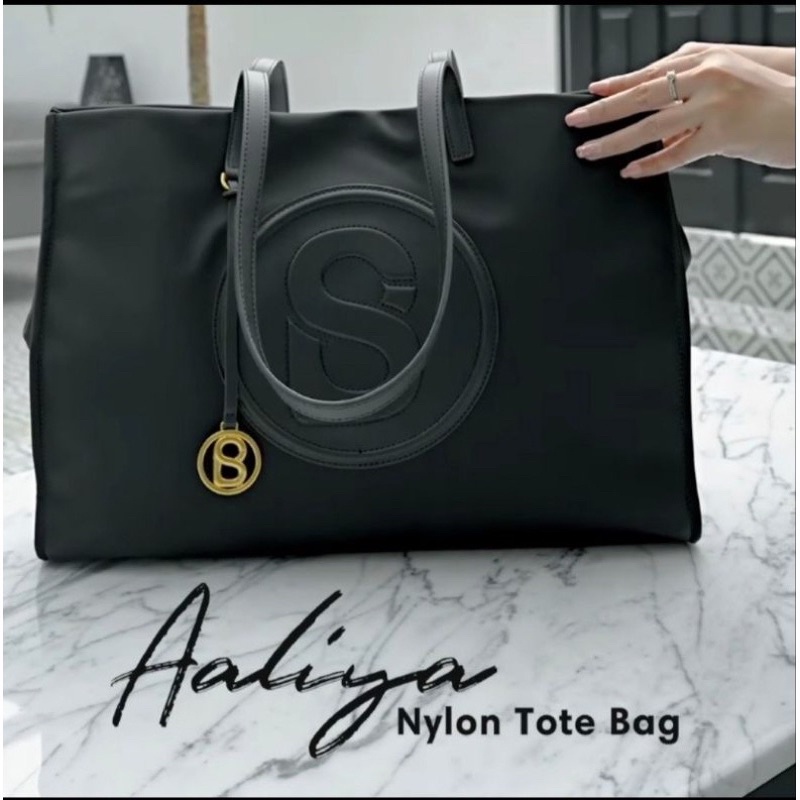 aaliya nylon tote bag in Black aaliya nylon black aaliya bag buttonscarves