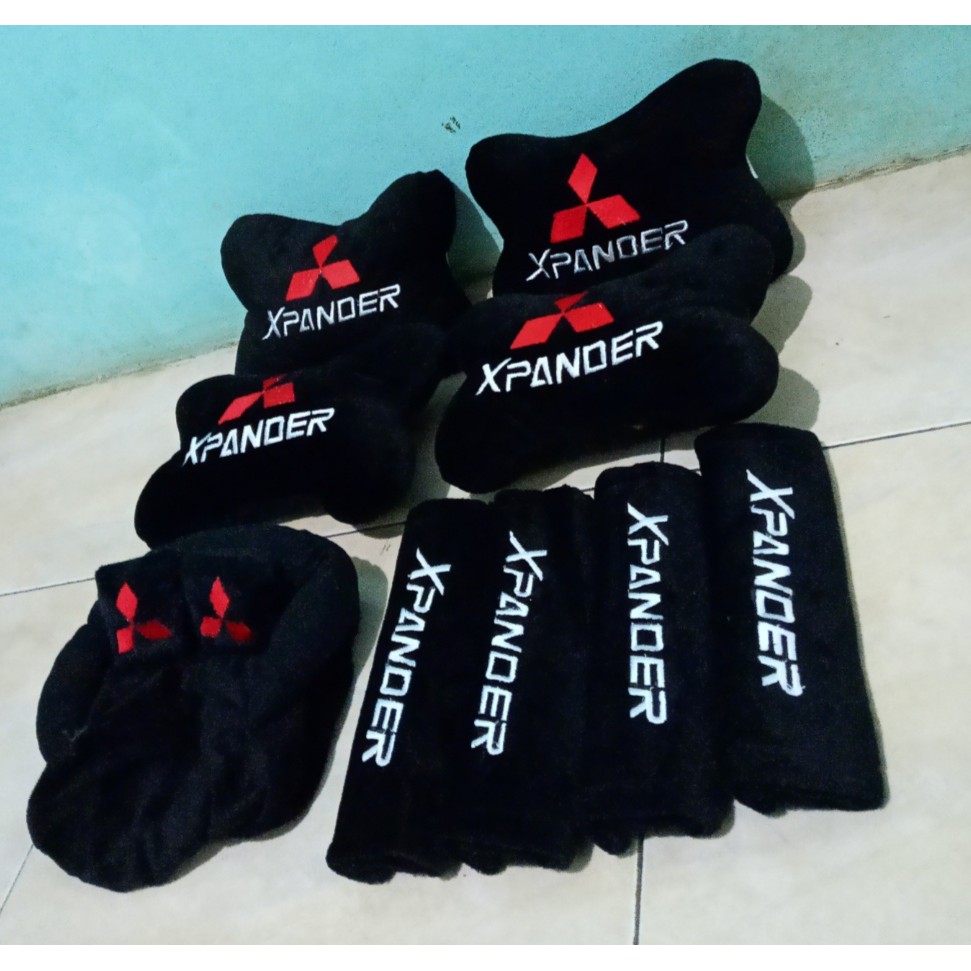 Bantal Mobil XPANDER Hitam Bantal Isi 4 Sandaran Leher Kepala Xpander Black