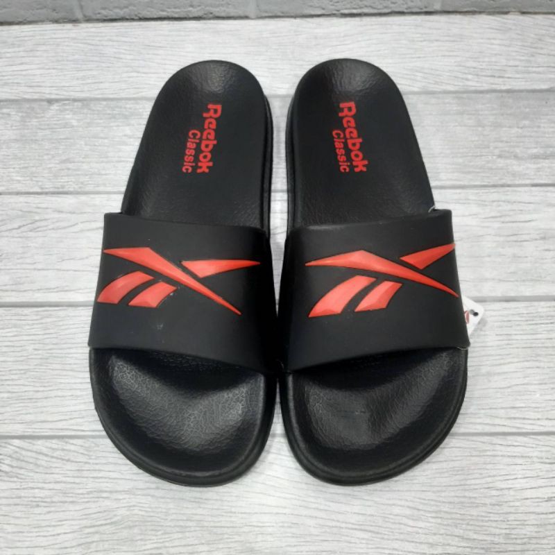 REEBOK Fasion Pria Dan Wanita Sendal Slide Berbahan Karet Ringan Dan Nyaman Digunakan Untuk Jalan