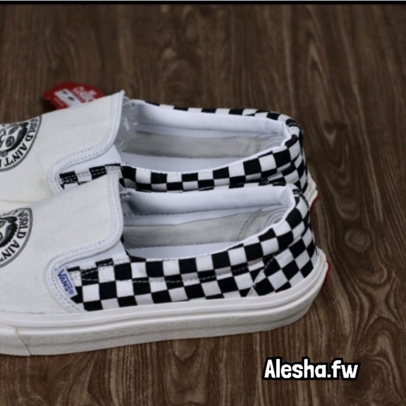 Sepatu Vans Slip On CrazyWorld white Premium Terlaris