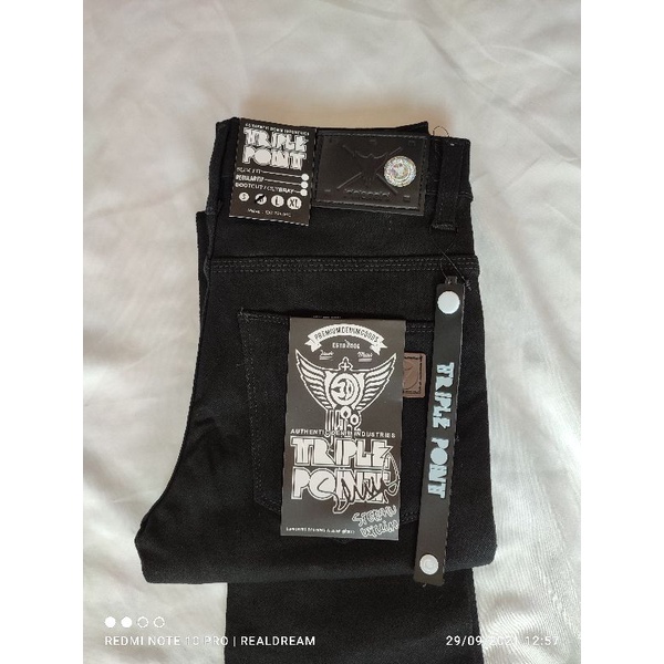 celana jeans semi cutbray TRIPLE POINT hitam