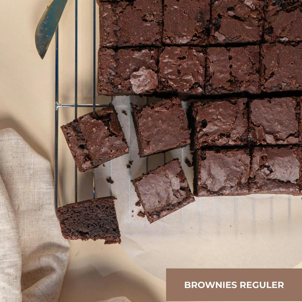 

Chocolate Fudgy Brownies / Insert Cheese Brownies