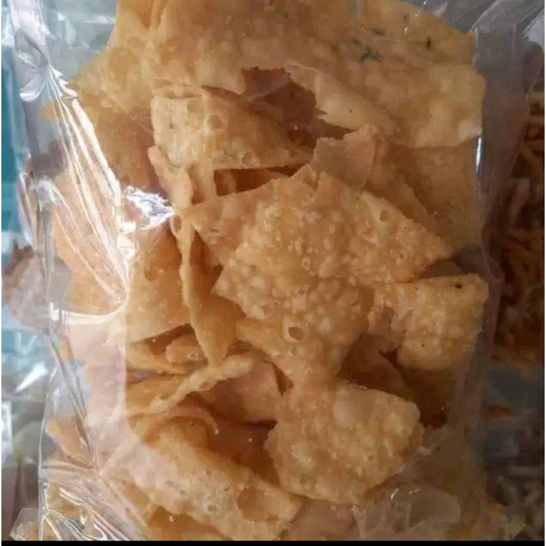 

KRIPIK PANGSIT BAWANG/DAUN JERUK/PEDAS 1/2KG(500gr)