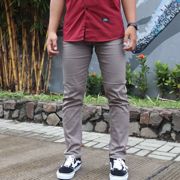 Lesta Langgeng - Celana Formal Pria Panjang Slimfit Bahan Kain Drill Warna Coklat 27-36