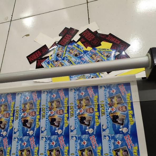 

Cetak Stiker Bontac Chromo A3(32 cm x48 cm)