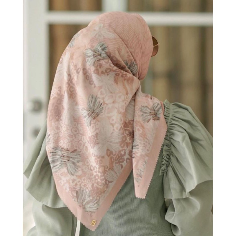 Buttonscarves Les Amities Reborn Peach
