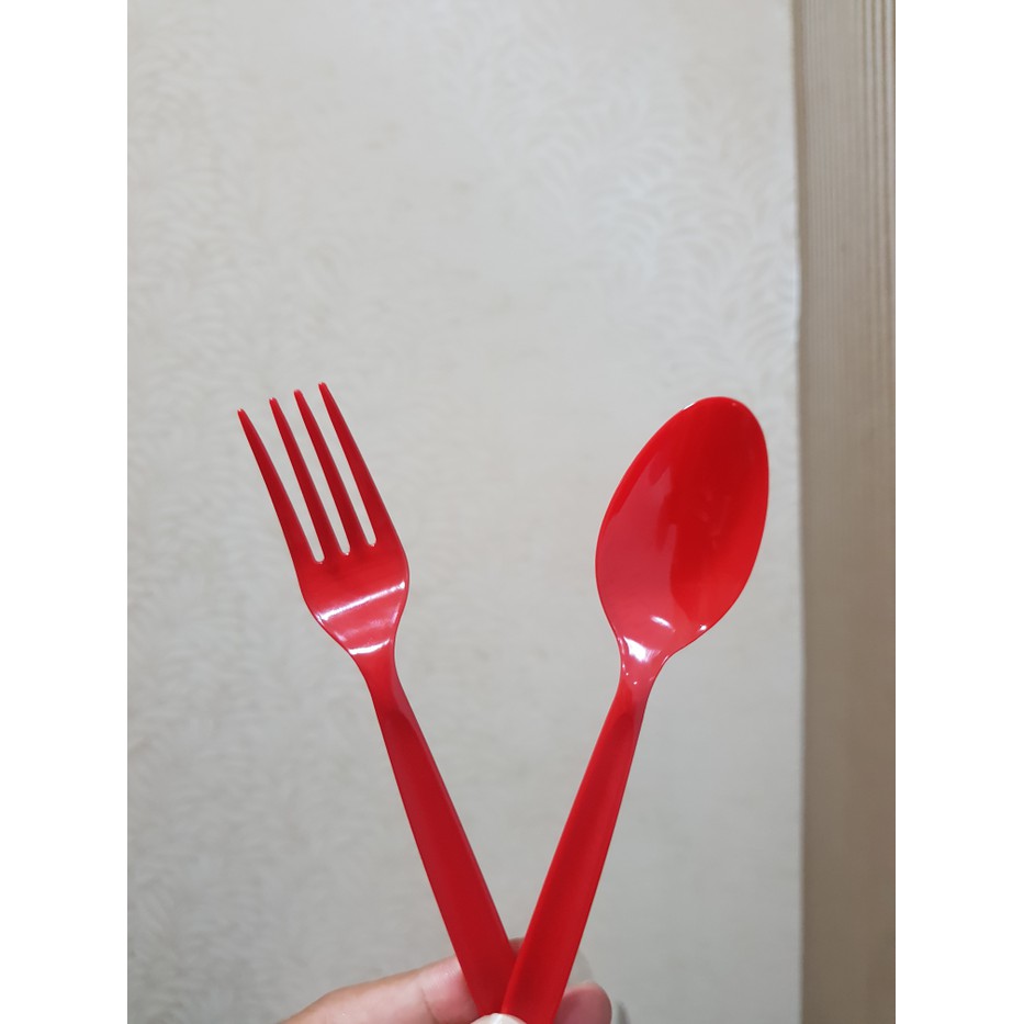 sendok makan plastik / Garpu makan plastik Warna Merah