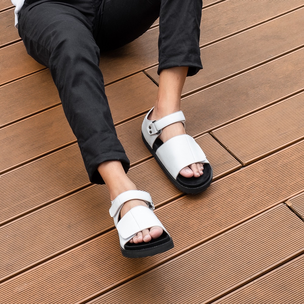 RORIN WHITE |ManNeedMe x GFLAMES| Sandal Jepit Pria Casual Sendal Slide ORIGINAL