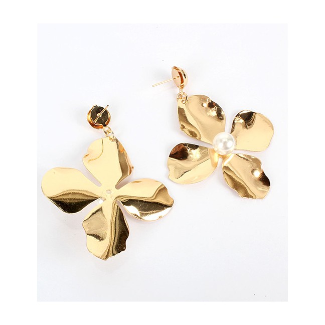 LRC Anting Tusuk Fashion Golden Alloy Flowers And Pearl Earrings K44382