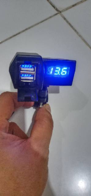 voltmeter digital plus usb  carger jepit stang 2 in 1