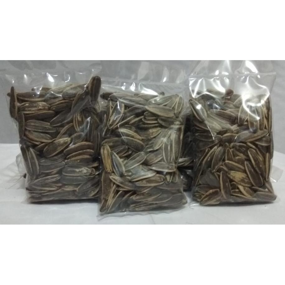 

Vania Snack Kuaci Rebo Refill 40 gram/kuaci original/oleh oleh solo/Aneka Snack