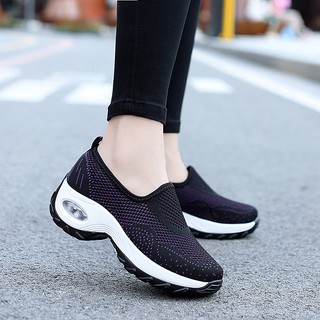  Sepatu  Sneakers  Sport Casual Lembut untuk Outdoor Shopee  