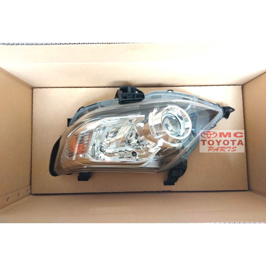 Lampu Depan / Head Lamp Kiri Fortuner 81150-0K460