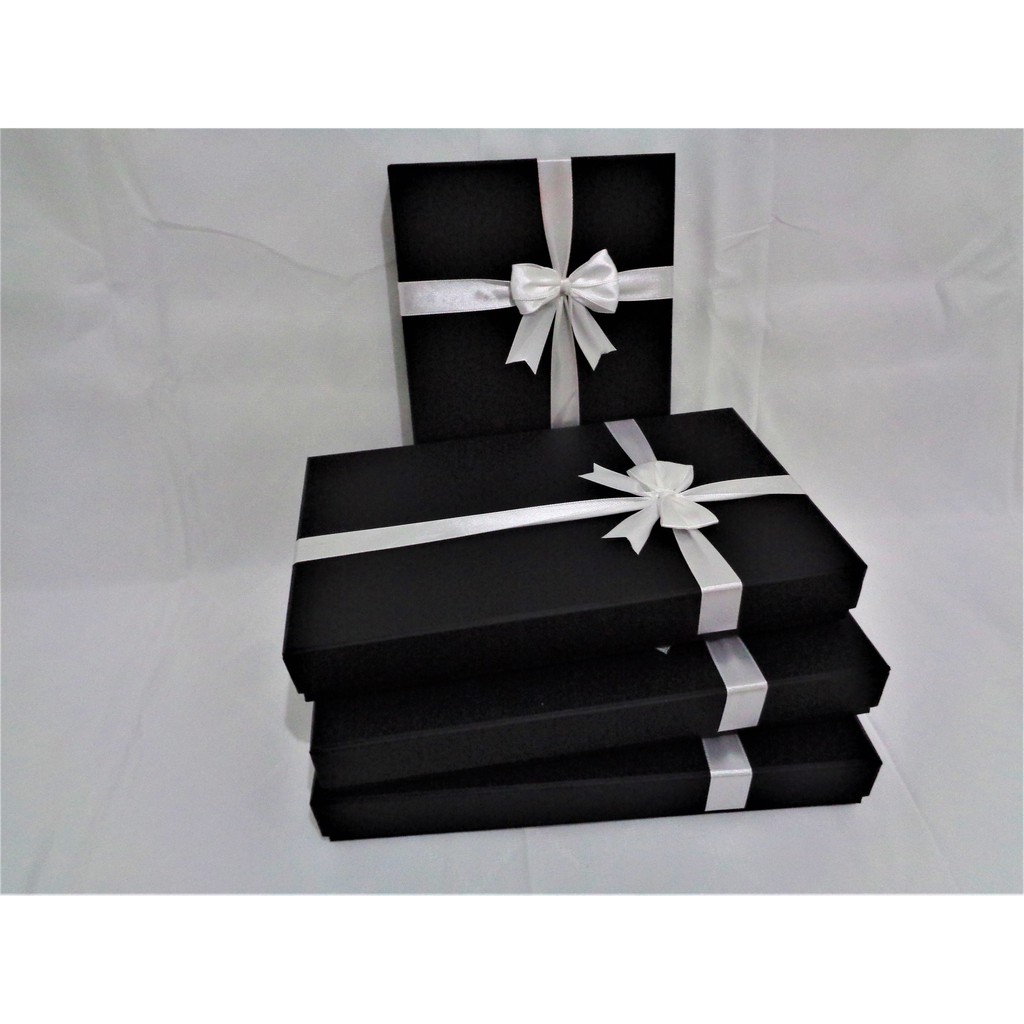 

BOX GIFT HITAM PITA PUTIH 25x15x3