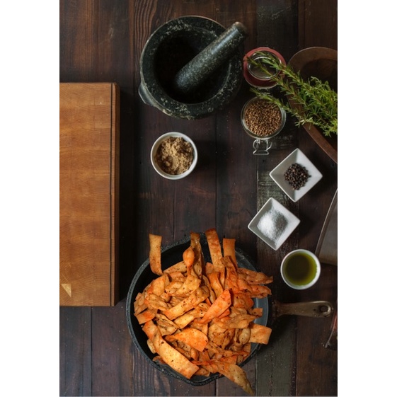 

Kripik pangsit pedas manis 100gram+ banyak varian rasa pedas