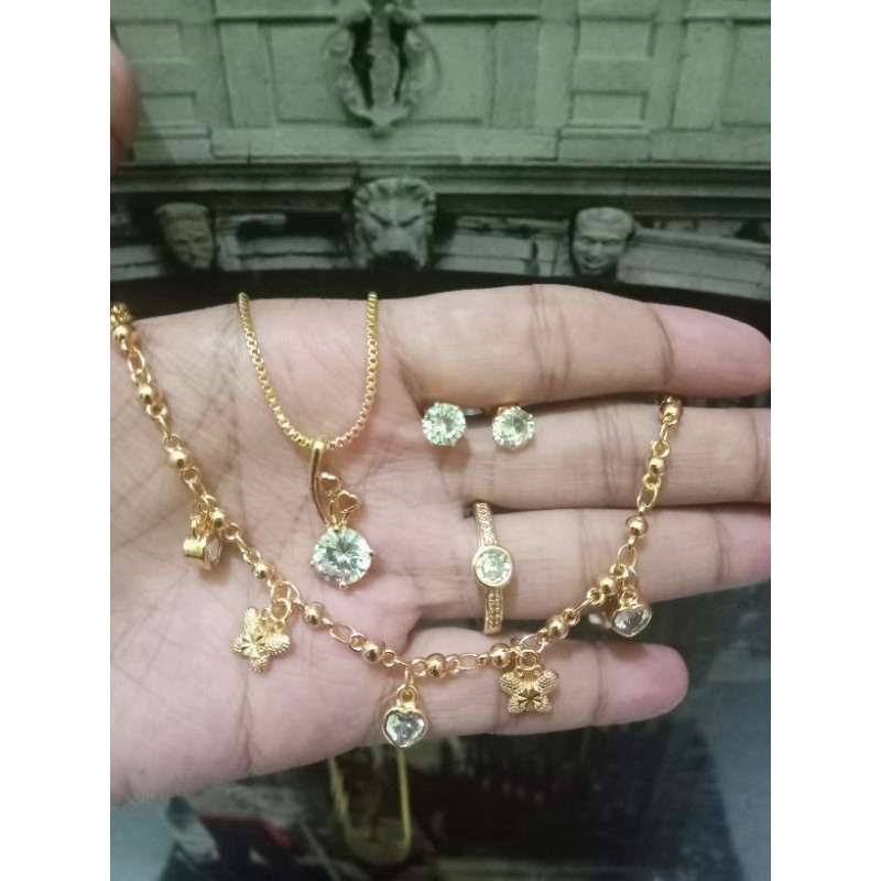 perhiasan wanita satu set gelang rumbai cantik titanium gold 18k