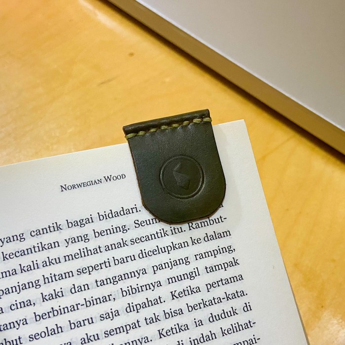 

Buruan Lipet Leather Bookmark - Pembatas Buku Kulit Sale!!!