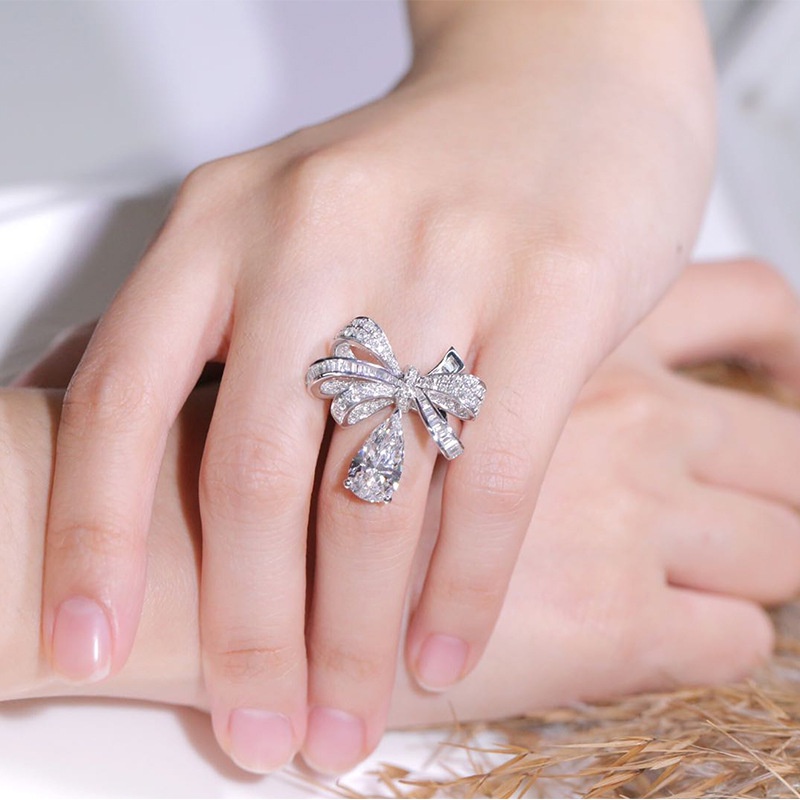 Cincin Bentuk Water Drop Pear 3D Bahan Stainless Untuk Wanita