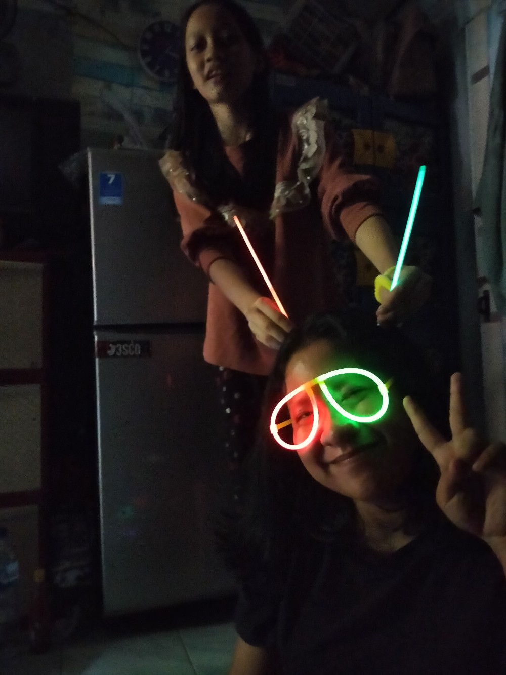 Glow Stick 100 Pcs - Stik Nyala 100 Pcs - Stick Fosfor - Glow In The Dark Stik - Gelang Fosfor