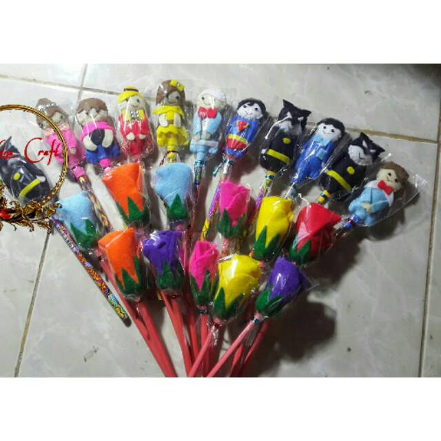 

Pensil hias karakter