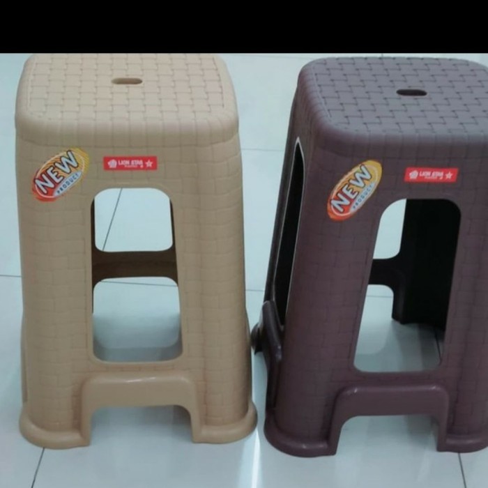 KURSI PLASTIK ROTAN LION STAR