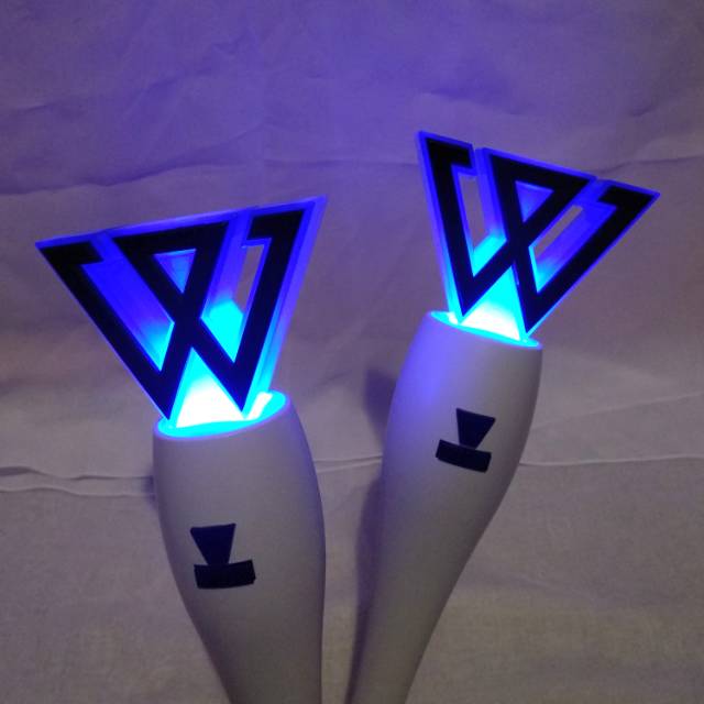 OFFICIAL LIGHTSTICK WINNER VER. 1 (WHITE)