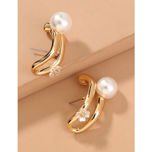 LRC Anting Tusuk Fashion Golden Pearl Shell Flower Alloy Hollow Earrings K82348