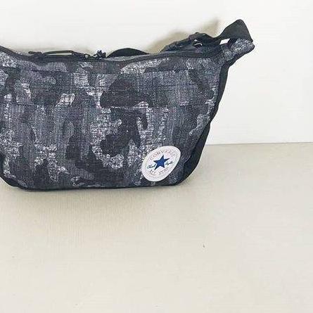 ➾ TAS CONVERSE MESENGGER BAG CAMO GREY/ TAS CONVERSE/ TAS SELEMPANG COWOK/ TAS SELEMPANG CEWEK ◘