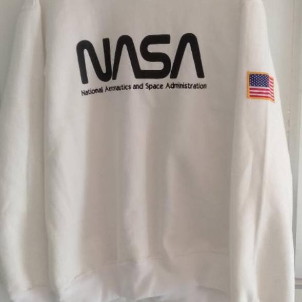 

Best Product SWEETER CREWNECK H*M NASA WHITE PAPERBAG Terlaris