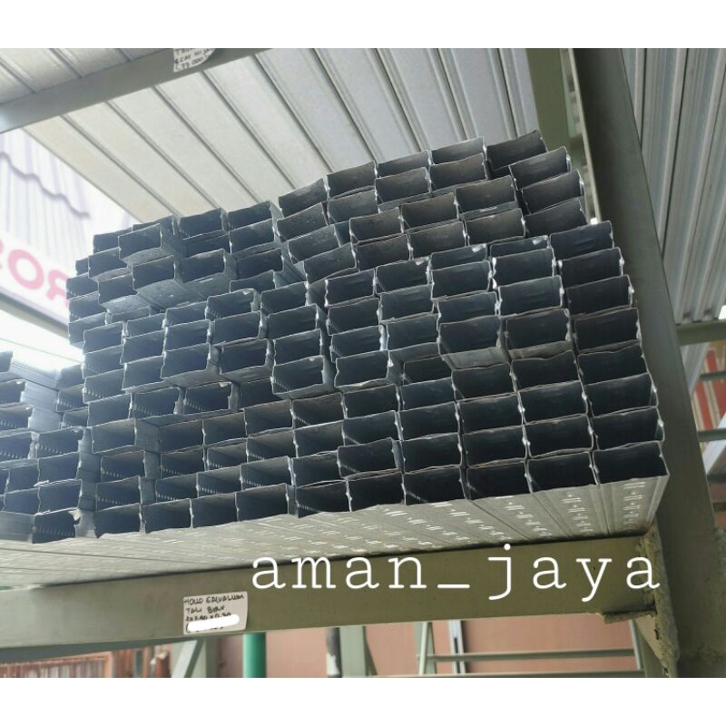 Hollo Galvalum Ukuran 2 x 4 x 0,3 SNI Ikatan Isi 20 Batang untuk Konstruksi