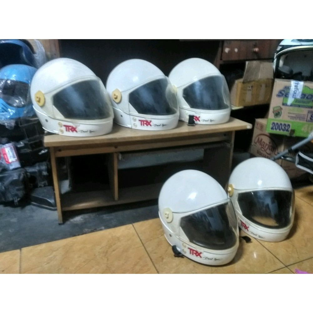 Helm TRX jadul