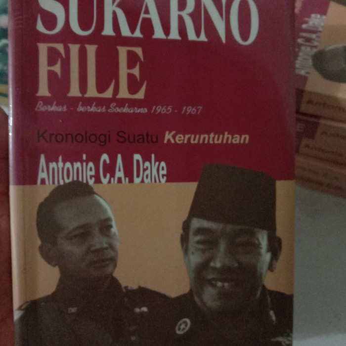 

FLASH SALE!!! BUKU SUKARNO FILE ORI TERBARU