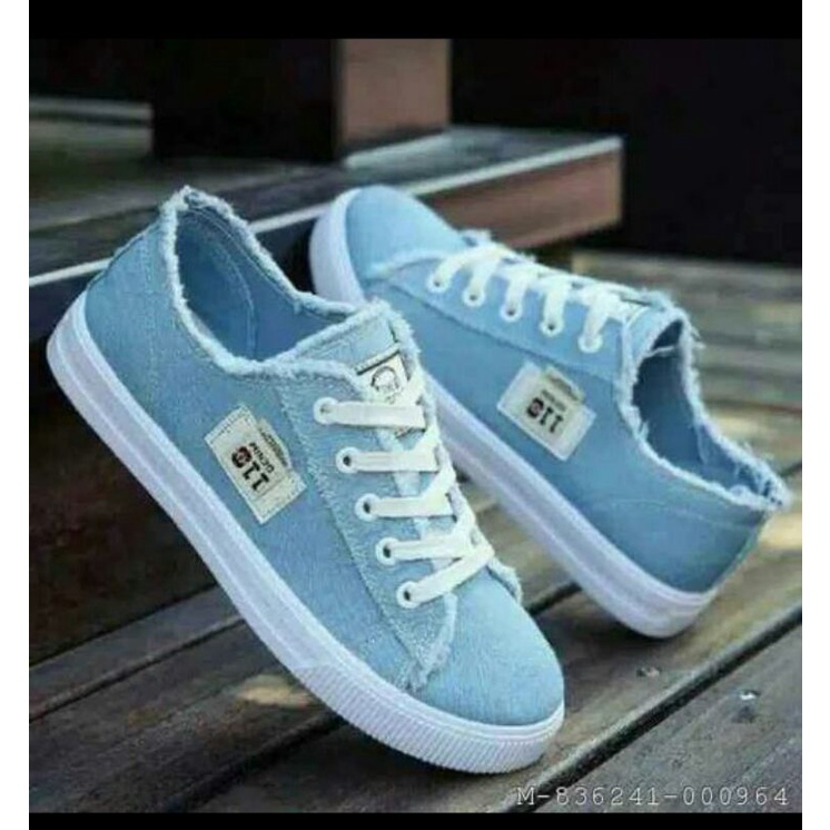 sepatu sneakers dewasa sepatu ket levis
