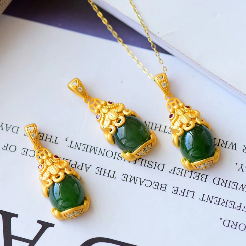 [Ready Stock]Fashion New Gold-Plated Inlaid Jade Brave Troop Necklace Pendant