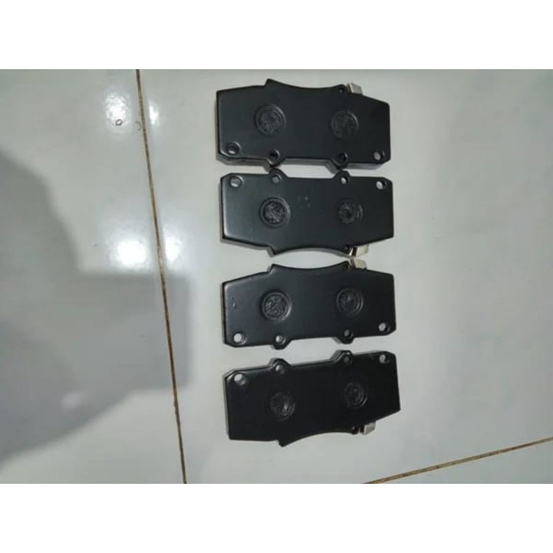 kampas rem depan brake pad new hilux 4pc