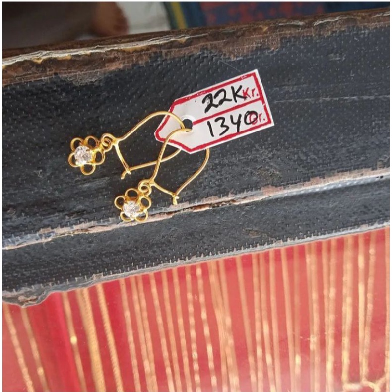 anting emas 22 karat model bunga