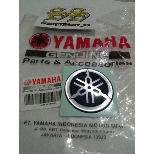 logo emblem NMAX Yamaha Size 4.5cm ORIGINAL SAYAP DEPAN NMAX AEROX LEXI
