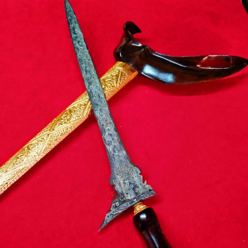 Keris Omyang Jimbe Putut Kembar Pamor Udan Mas / Emas Garap Alusan