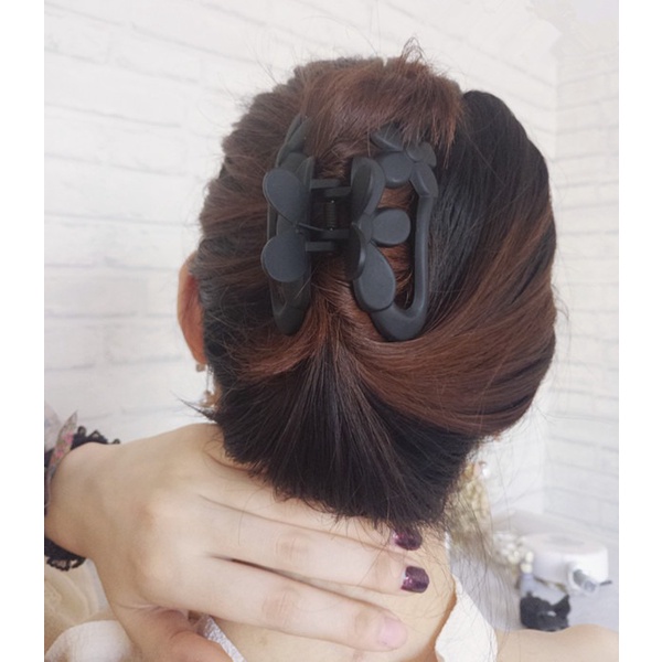 Jedai Doff Black Model Bunga 8cm Jepit Rambut Salon Matte Glossy warna Hitam ukuran Besar Hair Claw Clips