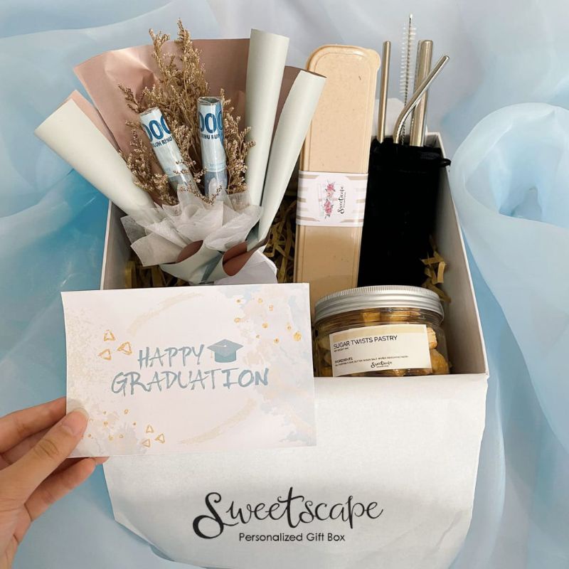 

Gift Box Package 275-Paket Hampers 275 - Parcel Wisuda - Graduation