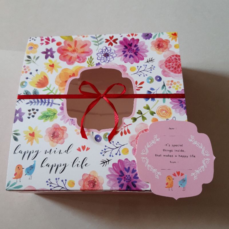

2 buah box kue hampers 25 x 25 x 10 cm