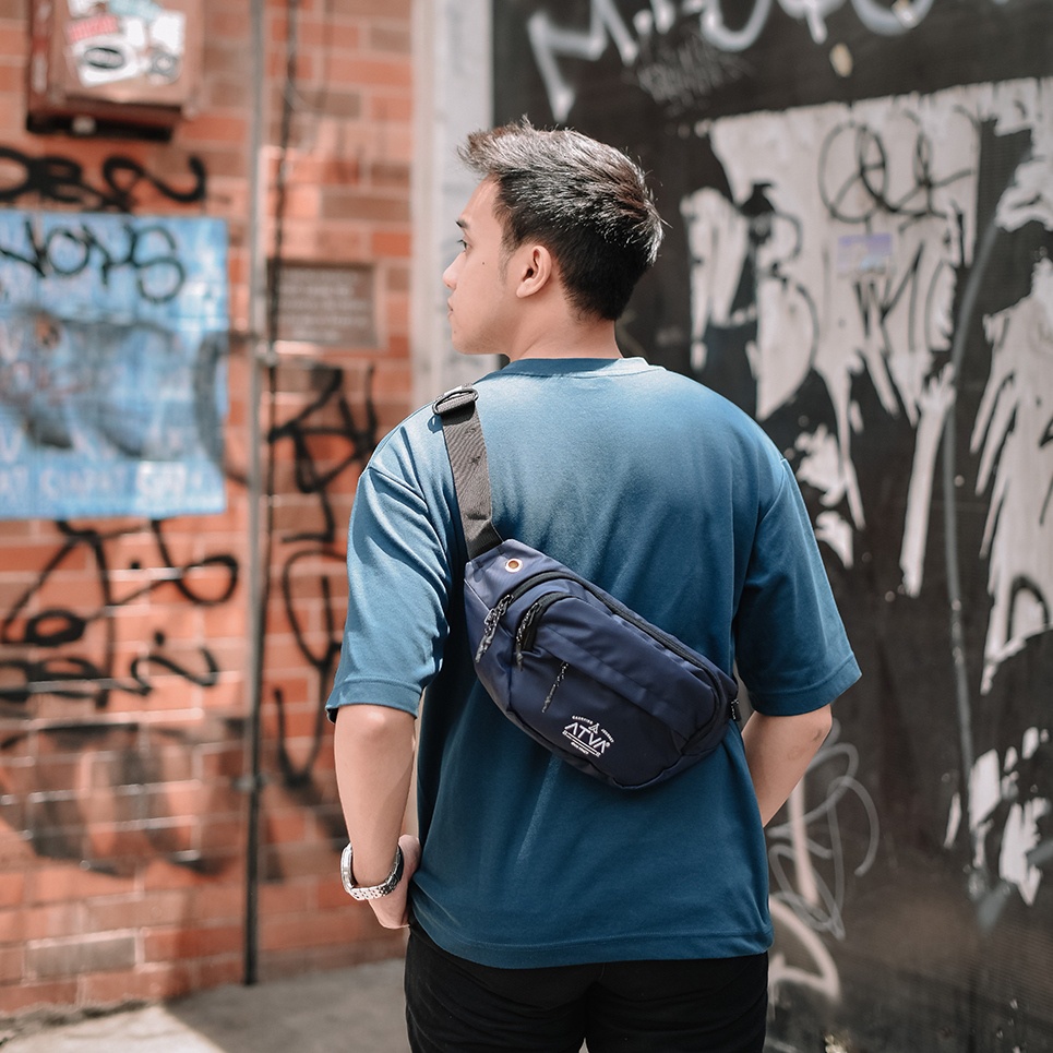 ELITE NAVY ORIGINAL x ATVA Tas Selempang Biru Dongker Casual Pria Waterproof Waistbag Jalan Santai Main Hangout Nongkrong Waist Bag Distro Remaja Dewasa Daily Simple Sling Bag Premium Mini Slingbag Tas Slempang Outdoor Kecil Pinggang Bahu Dada Kekinian